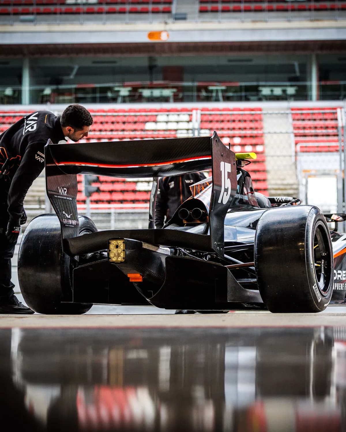 Pilote et agence